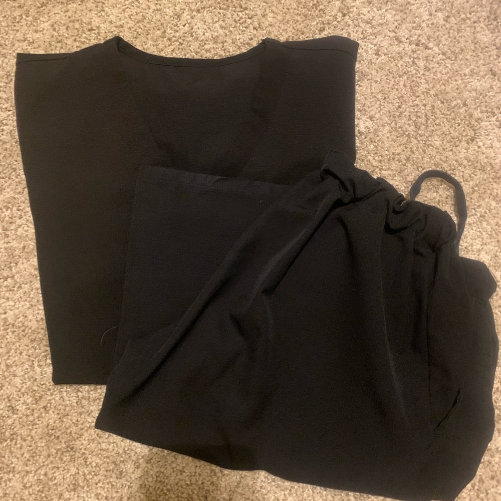Black scrub set